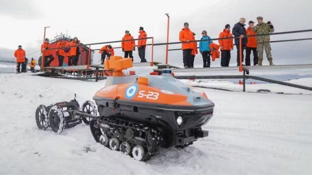 Una empresa del litoral creó un vehículo terrestre para ayudar a científicos en la Antártida 