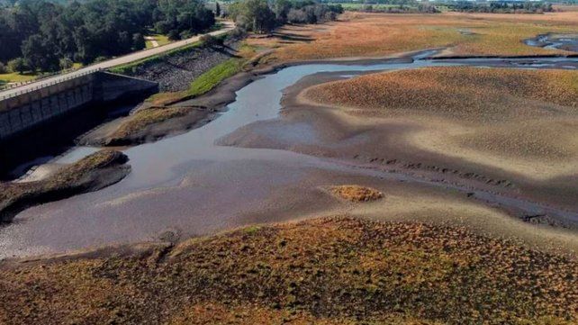 Vista general del embalse de Canelón Grande que abastece de agua potable a Motevideo. REUTERS/Alejandro Obaldia