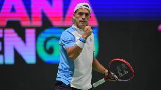 Sebastián Báez buscará este sábado el pasaje a la final del ATP de Santiago (Chile).