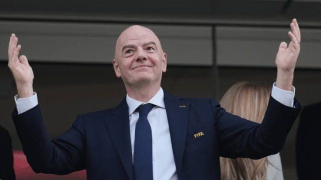 Infantino respondió a las críticas por la roja de Balogun y confirmó el llamado de Trump