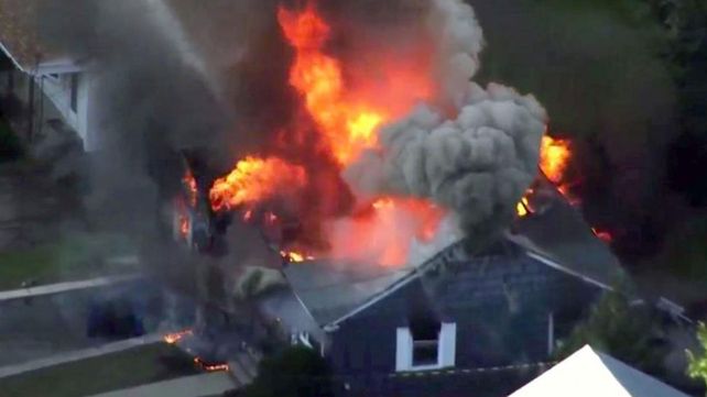 Pánico y fuego en Massachusetts tras una cadena de explosiones de gas