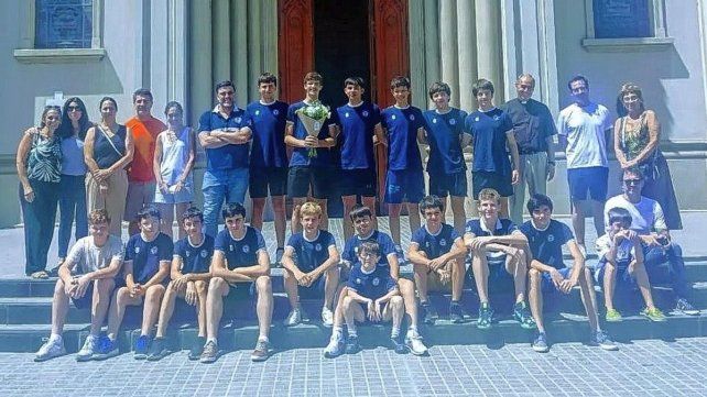 Los U14 de Gimnasia fueron a la Basílica de Guadalupe a agradecer todo lo conseguido en este 2022.