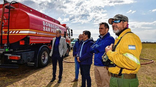 Siguen los cruces por los incendios en el delta del Paraná