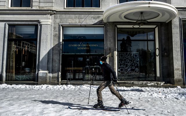 Madrid se paraliza tras la histórica nevada