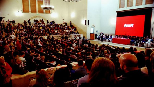 El socialismo se abroquela detrás de la reforma