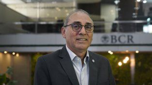 Miguel Simioni en el tradicional Recinto Físico de Granos en la Bolsa de Comercio de Rosario.