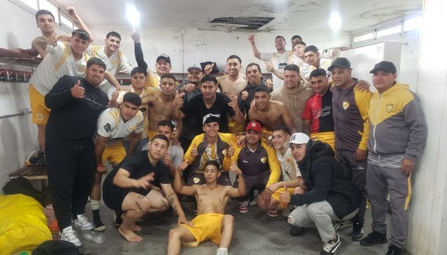 Líder de la Primera A. Pablo VI consiguió un importante punto ante Coronel Aguirre y sigue líder en el torneo de la Asociación Rosarina de Fútbol