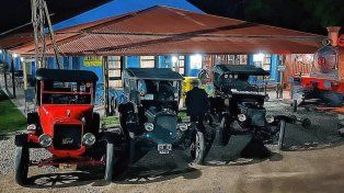 Las joyas de hasta 120 años transitan por las calles en una exposición que va por su octava edición.
