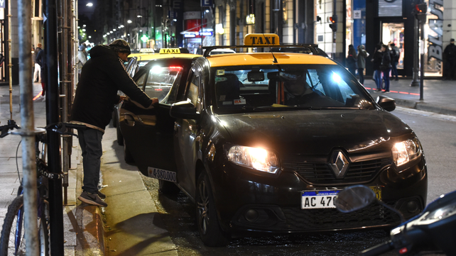 Los taxistas dicen que la inflación y la caída del consumo les impiden renovar las unidades.&nbsp; 
