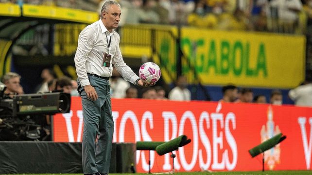 El DT de Brasil citó a Vinicius Jr por la lesión de Firmino