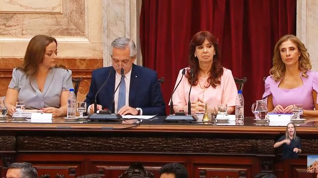Alberto Fernández afirmó también que Argentina ha sostenido su institucionalidad y eso es un logro del que debemos se debe estar orgullosos.