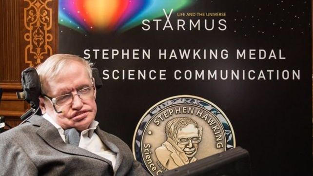 Stephen Hawking advierte que si no conquistamos el espacio nos extinguiremos en 100 años