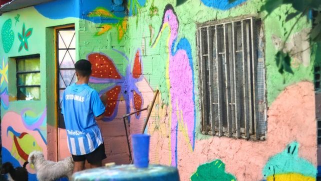 Intervención artística en bajada Ricardo Núñez para revitalizar y transformar el barrio