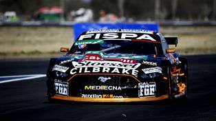 Julián Santero y el Mustang que se mostró a sus anchas en San Luis. Se corre la 11ª fecha del Turismo Carretera, primera de la Copa de Oro.