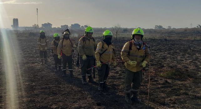 El trabajo de Bomberos Voluntarios de Paraná en los incendios