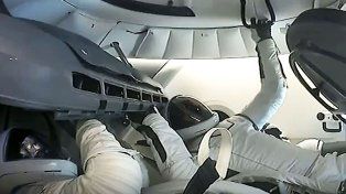 Turistas de misión Polaris Dawn de SpaceX, la empresa de Elon Musk, realizaron una histórica caminata espacial a 700 kilómetros de la Tierra
