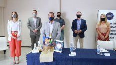 Los funcionarios provinciales lanzaron la canasta junto a los integrantes de la Cámara de Supermercados de Rosario. Los funcionarios provinciales lanzaron la canasta junto a los integrantes de la Cámara de Supermercados de Rosario.