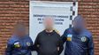 Allanaron dos domicilios en Rosario por mensajes antisemitas y secuestraron un arma