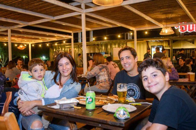 Amadeo Ancino, Jorgelina Poisot, Guillermo Ancino y Tiago Orellana.