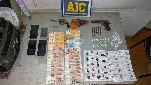 Drogas y armas incautadas en distintos procedimientos en barrios de la ciudad