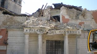 Italia revive la pesadilla de hace siete años en LAquila