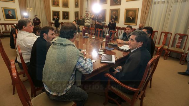 No hubo oferta a los docentes pero dejan en suspenso descuentos