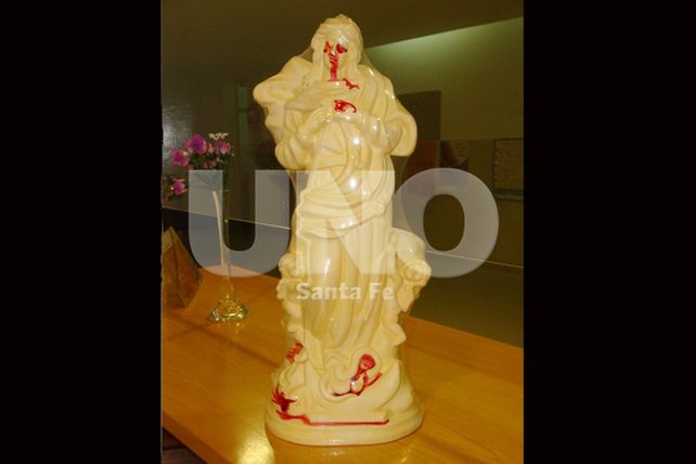 Conmoción en la localidad santafesina de Salto Grande por una Virgen que llora sangre