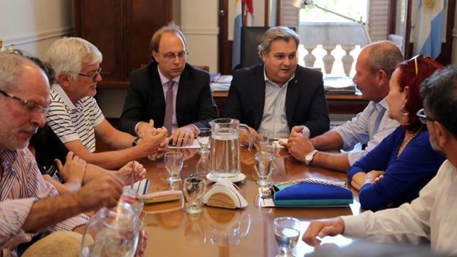 Por cláusula gatillo, los empleados públicos en Santa Fe tendrán un aumento del 3,8%
