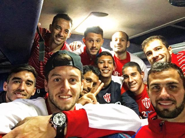 Pegó la vuelta. El plantel de Atlético Paraná emprendió el viaje de retorno a la capital entrerriana ayer por la tarde. &nbsp;