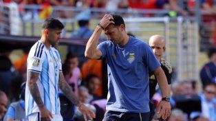 Scaloni, hasta las lágrimas: el DT puso en duda su continuidad tras la derrota ante España