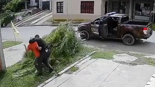 La División Asuntos Internos de la Policía investiga la agresión policial sufrida por un joven de Paraná que le provocó una lesión. Hay un video