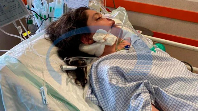 MahsaAmini mientras agonizaba en un hospital de Teherán