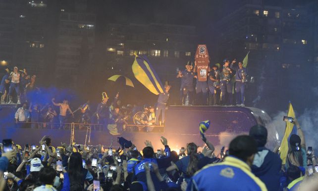Central campeón: las imágenes de la fiesta gigante que el Canalla armó al pie del Monumento