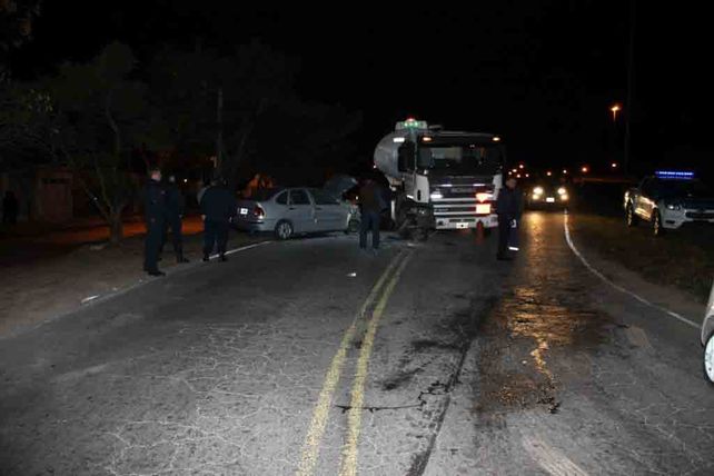 Chocaron un camión y un auto en el Bº El Pozo