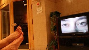Un burdel ofrece sexo gratis a los que se dejen filmar para la web