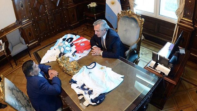 ¿A qué fue Diego Maradona a la Casa Rosada?