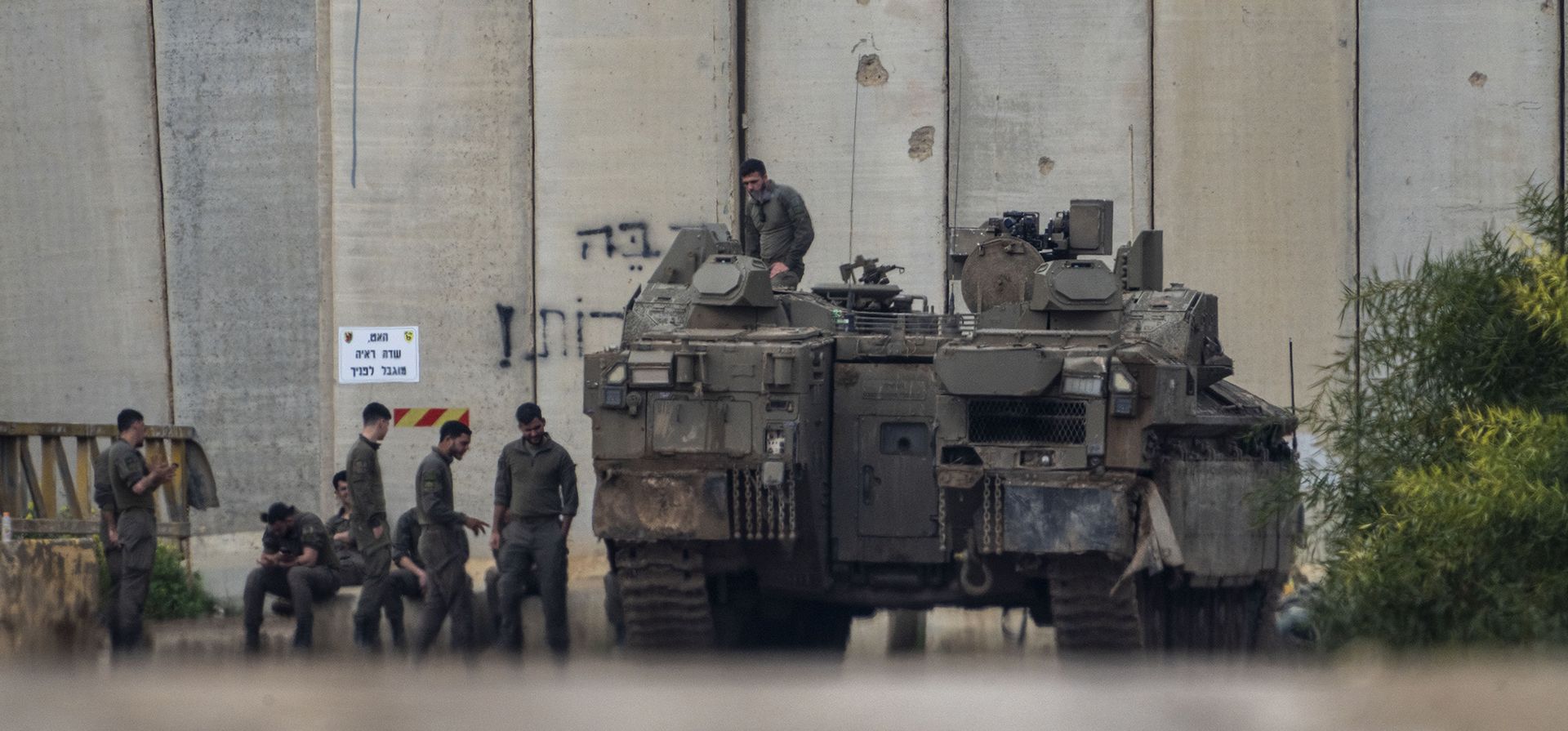 Soldados israelíes se reúnen en la frontera con la Franja de Gaza, en el sur de Israel, el martes 11 de febrero de 2025. (Foto AP/Ariel Schalit) Soldados israelíes se reúnen en la frontera con la Franja de Gaza, en el sur de Israel, el martes 11 de febrero de 2025. (Foto AP/Ariel Schalit)