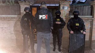 Microtráfico en Funes. El domicilio allanado en las últimas horas. La policía halló cocaína, marihuana, una balanza de precisión y cerca de un millón de pesos.&nbsp;