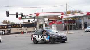 Según el fiscal las maniobras con combustibles se realizaban en la estación de servicios Puma de Ovidio Lagos al 3900, de donde jefes policiales retiraban sobres con dinero.