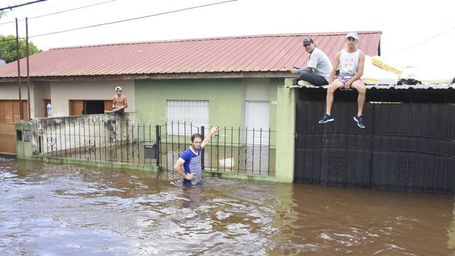 Un muerto y más de 400 evacuados a raíz del temporal en el norte bonaerense