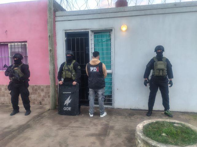 Golpe a la banda de Los Puchingas: tres detenidos tras allanamientos por violencia armada en Santa Fe