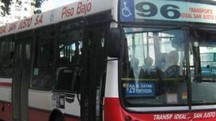 Una chica murió tras quedar en medio de un tiroteo en un colectivo