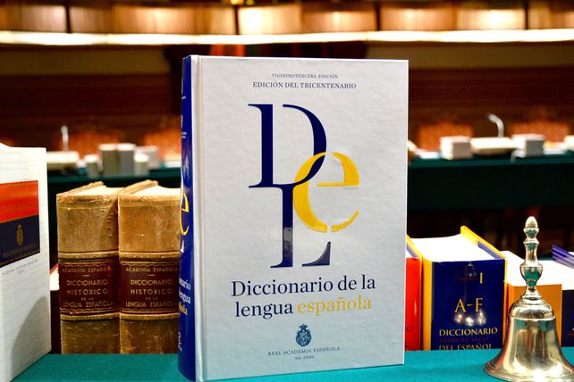 La RAE también incorporó términos como cisgénero