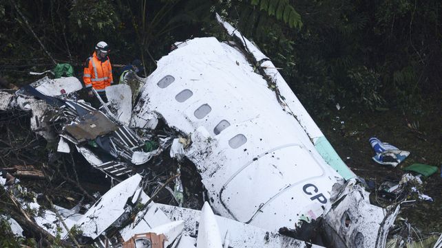 Al menos 71 muertos y cinco heridos en la tragedia del avión de Chapecoense en Colombia