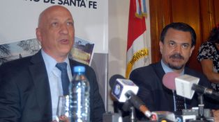 Por el cable pagamos 150 pesos y por el agua 50 pesos