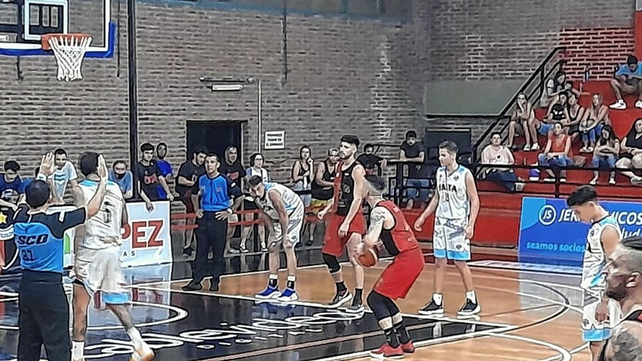 Colón tropezó frente a Salta Basket en el Roque Otrino