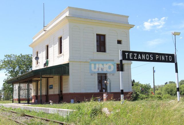 La Estación de tren usurpada.    Foto UNO/Juan Ignacio Pereira