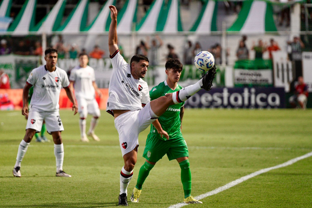 Newells y Banfield se estudian en los primeros minutos