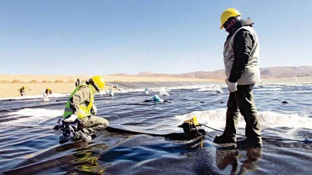Argentina se concentra en las inversiones que trae el litio e ignora el impacto ambiental Argentina se concentra en las inversiones que trae el litio e ignora el impacto ambiental
