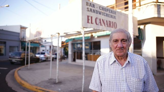 Paraná: el adiós a un Canario que se llevó el confinamiento sin sentido